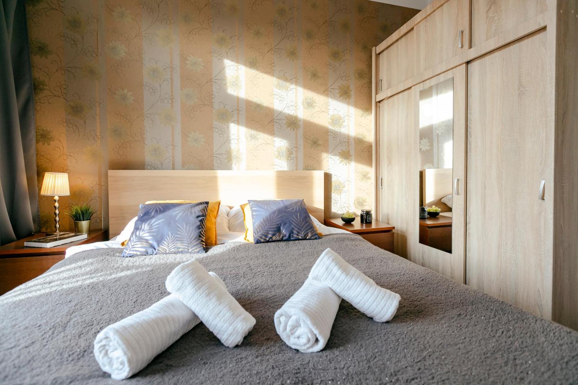 Plac Konstytucji 6 Orange - Apartament Dla 4 Osob - Bezplatny Parking - Free Parking - Piekny Widok Na Panorame Warszawy Varsovie Extérieur photo