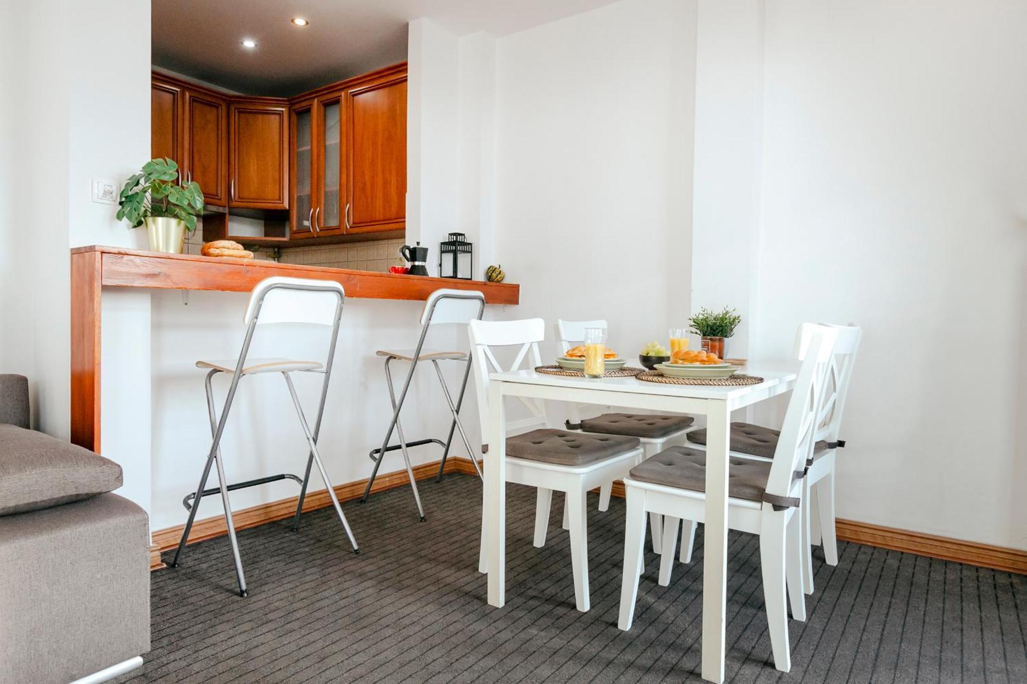 Plac Konstytucji 6 Orange - Apartament Dla 4 Osob - Bezplatny Parking - Free Parking - Piekny Widok Na Panorame Warszawy Varsovie Extérieur photo