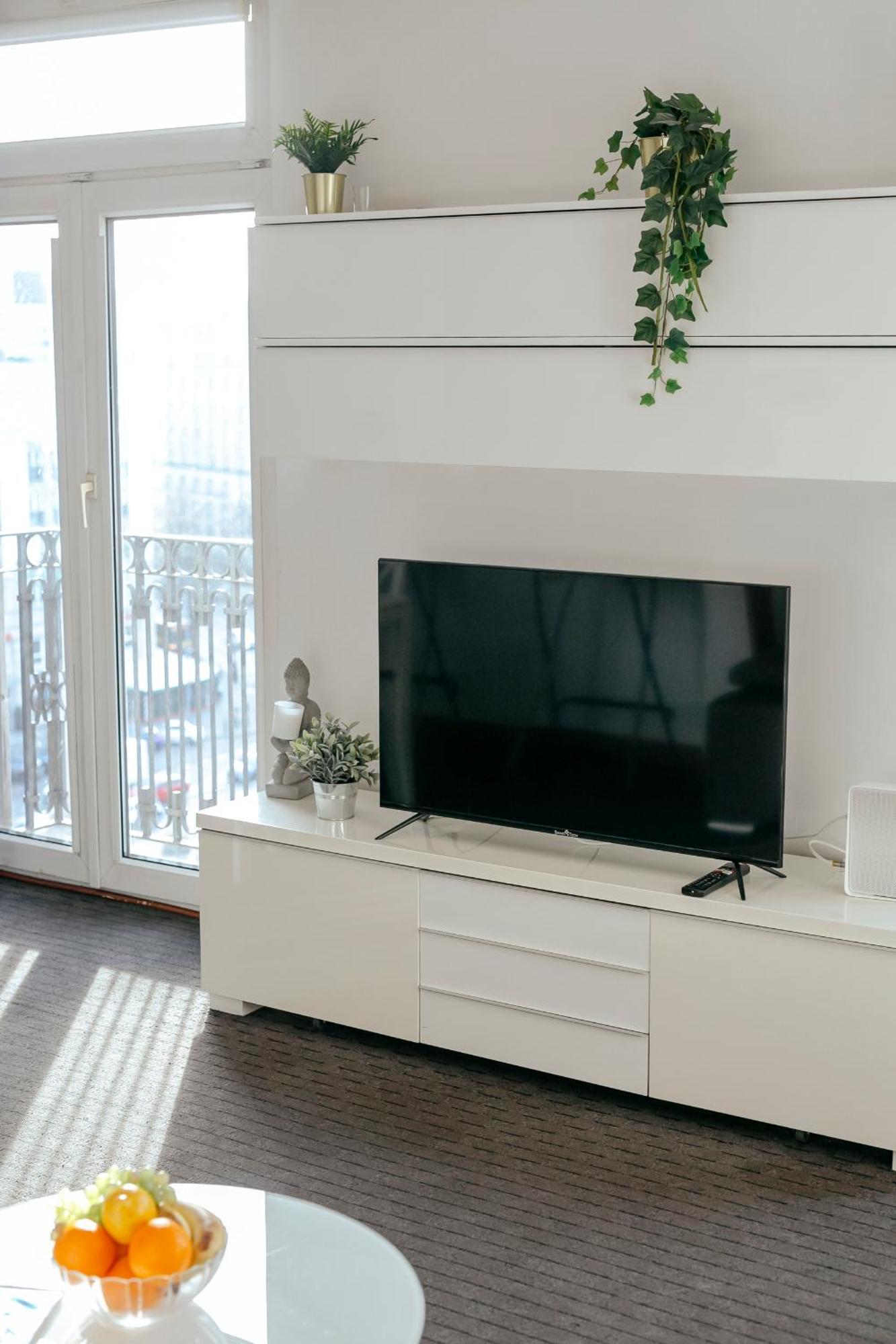 Plac Konstytucji 6 Orange - Apartament Dla 4 Osob - Bezplatny Parking - Free Parking - Piekny Widok Na Panorame Warszawy Varsovie Extérieur photo